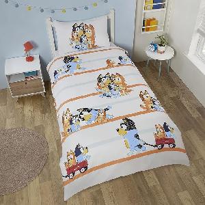 Bekijk leuke cadeautip : Coco Moon Bluey En Familie Zachte Omkeerbare Beddengoed